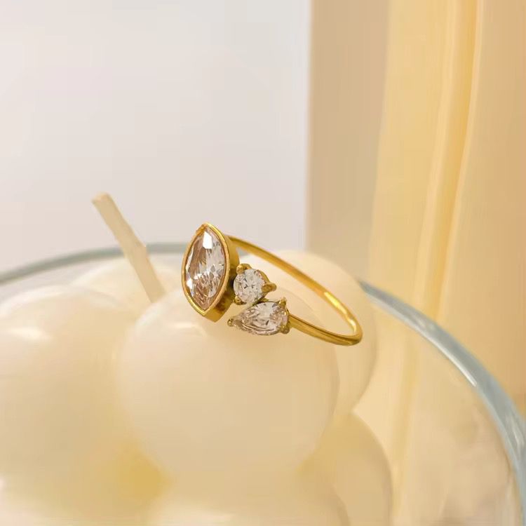 Elan Diamond Ring