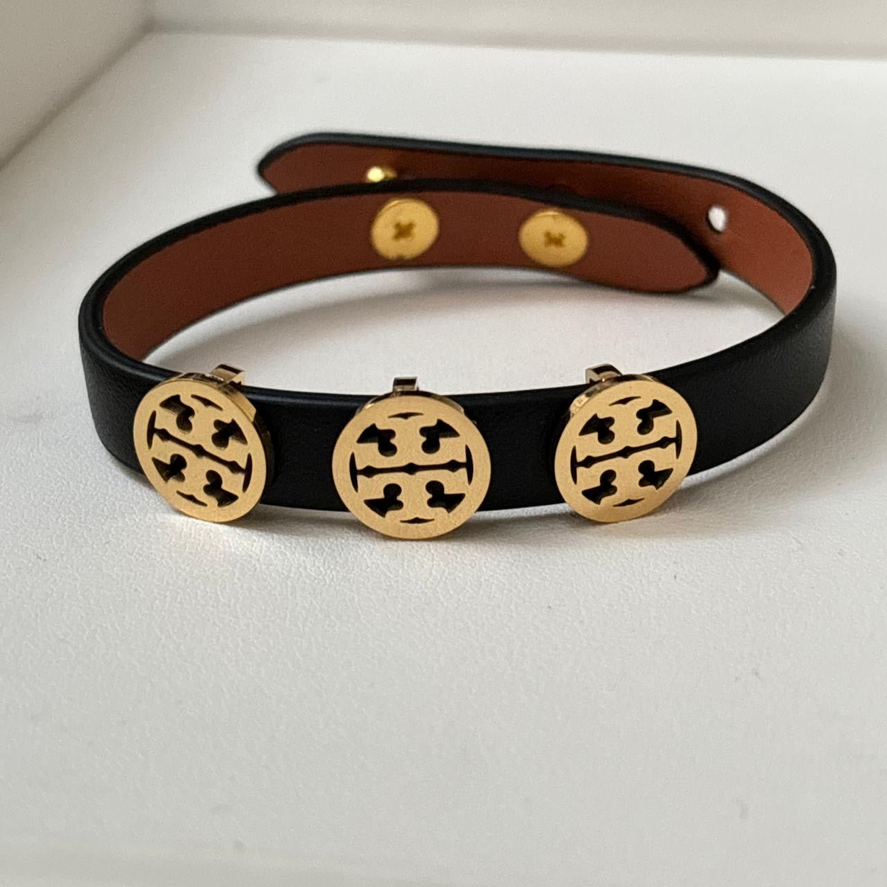 T- Signature Leather Bracelet -22K