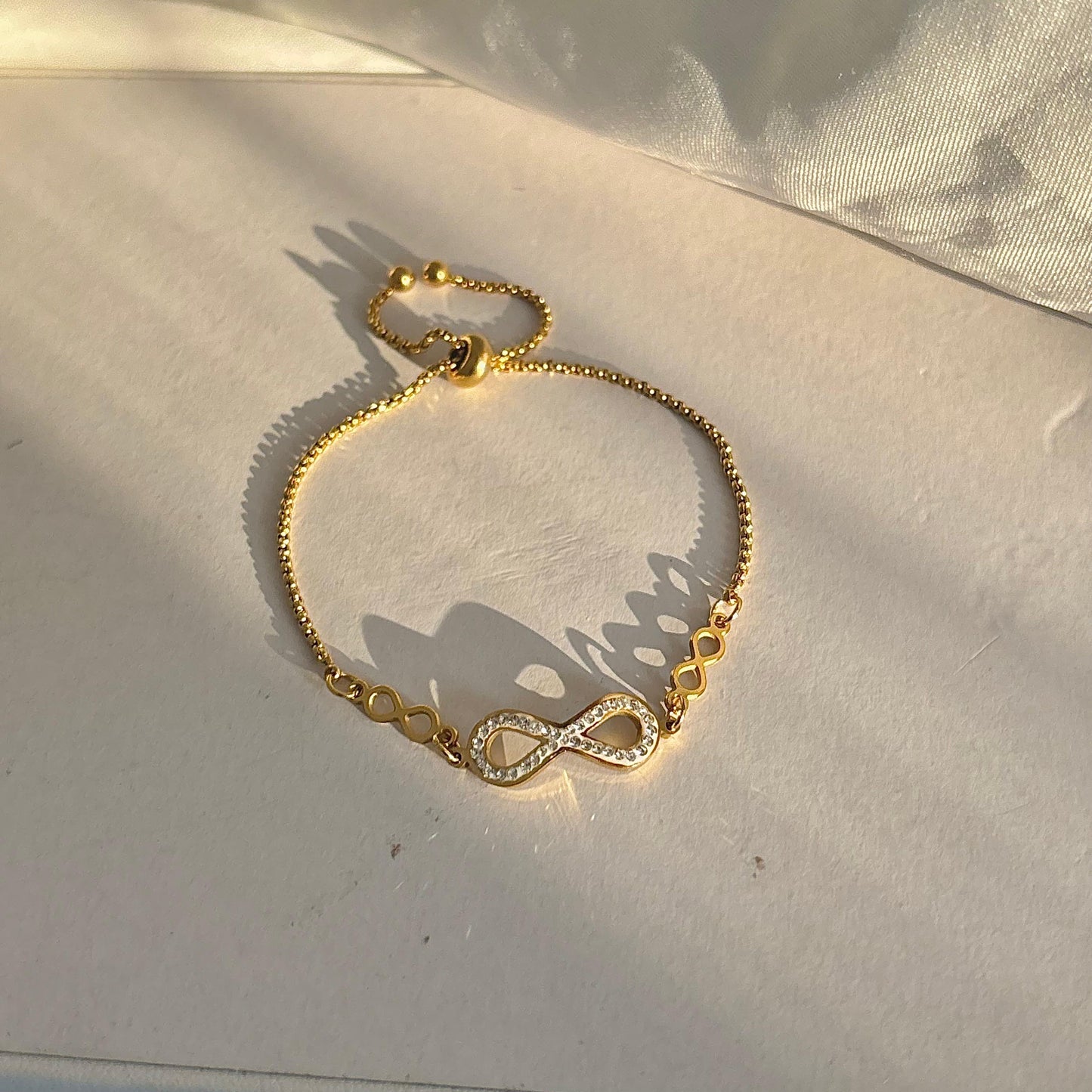 Sparkly Infinity Bracelet -18K | Adjustable