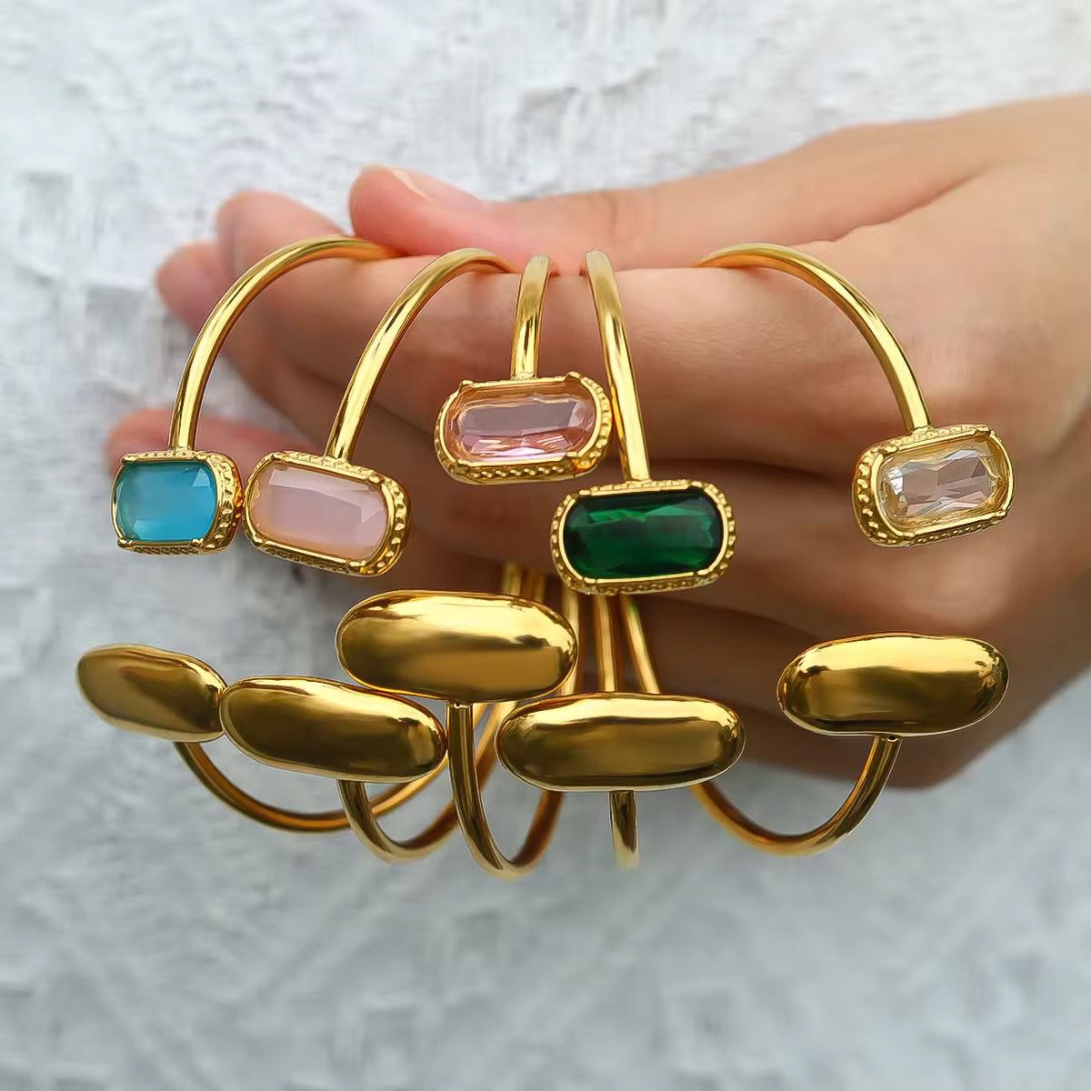 Aurum LUX Cuff -Emerald Elegance