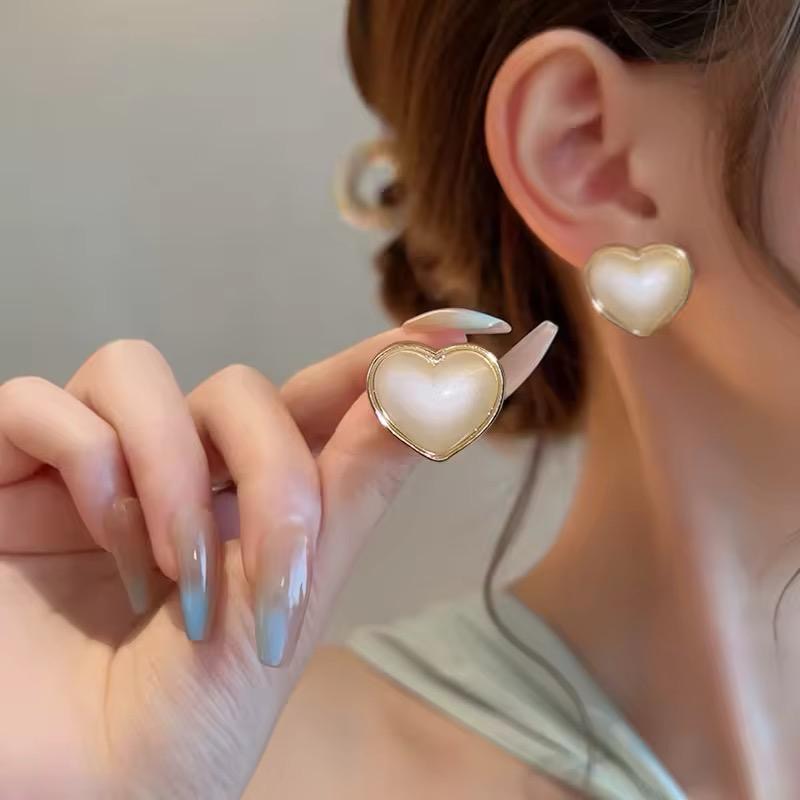 Pearla Love Studs
