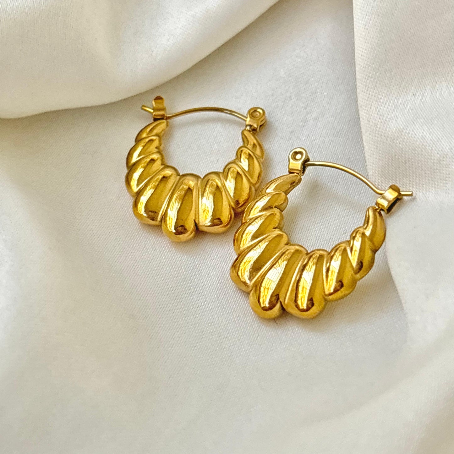 Crinkle Hoops -18K