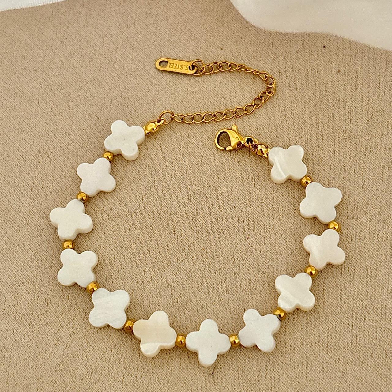 Shell Lucky Clovia Bracelet