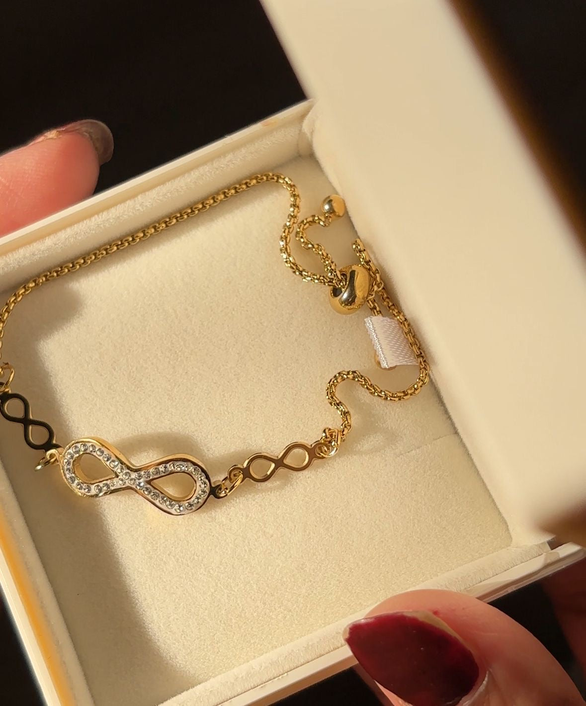 Sparkly Infinity Bracelet -18K | Adjustable