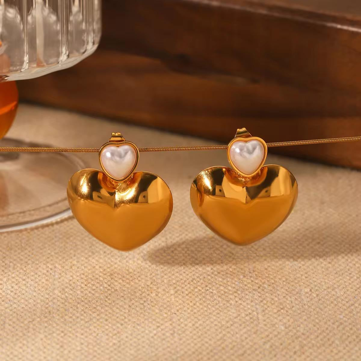 Pearle Love Studs