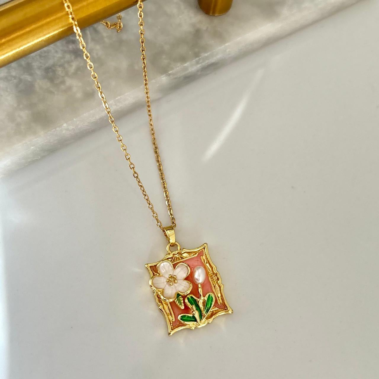 Dreamy Disty Necklace