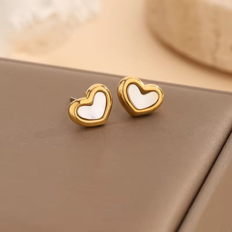 Cheryl Shell-Pearl Heart Studs -18K