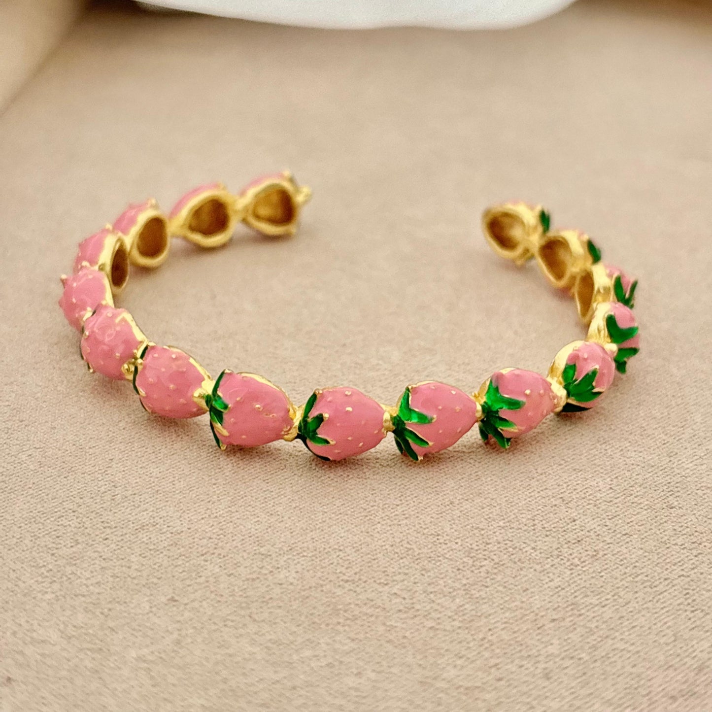Strawberry Cuff -Pink