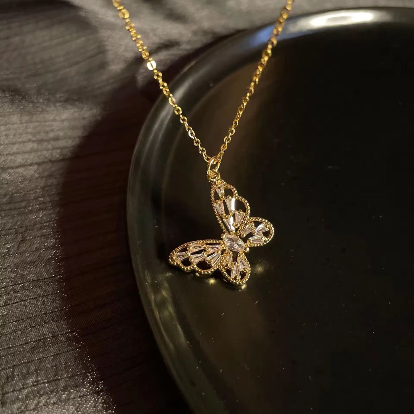 Mariposa Diamanté Blings Necklace