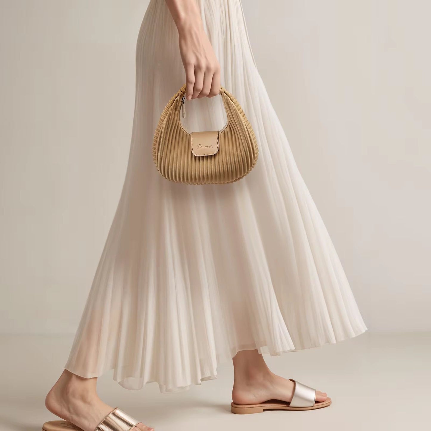 LC Ribbed Cloud Shoulder Bag -Off White