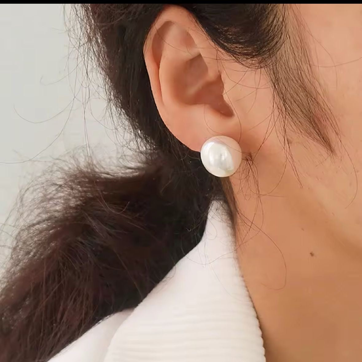 Signature Pearl Studs -18K