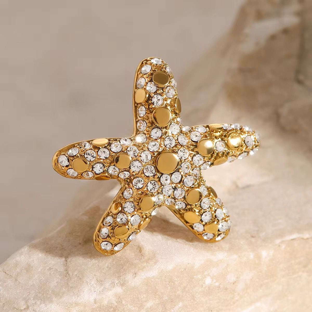 Glitzy Zircon Star Ring -18K