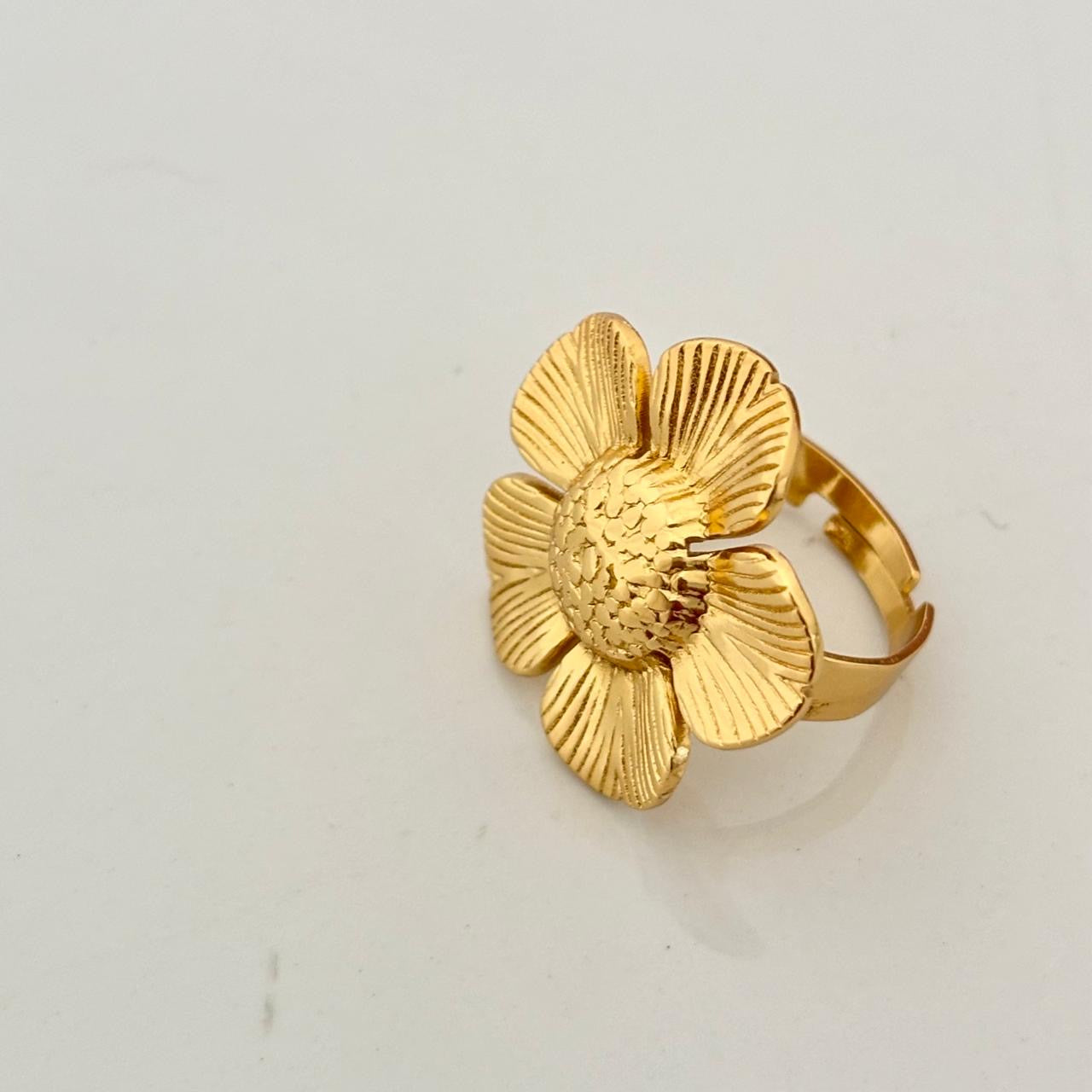Daisy Bloom Ring