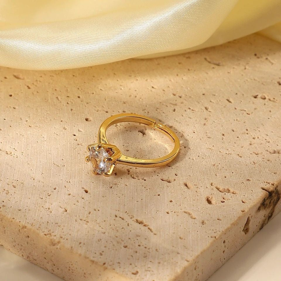 Anatasia Solitiare Ring -Adjustable