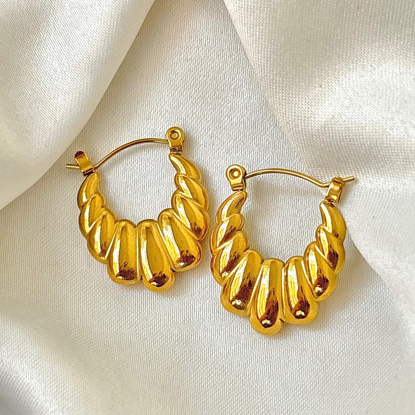 Crinkle Hoops -18K