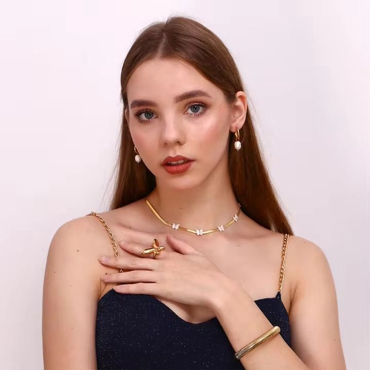 Alara Flutter Necklace -18K