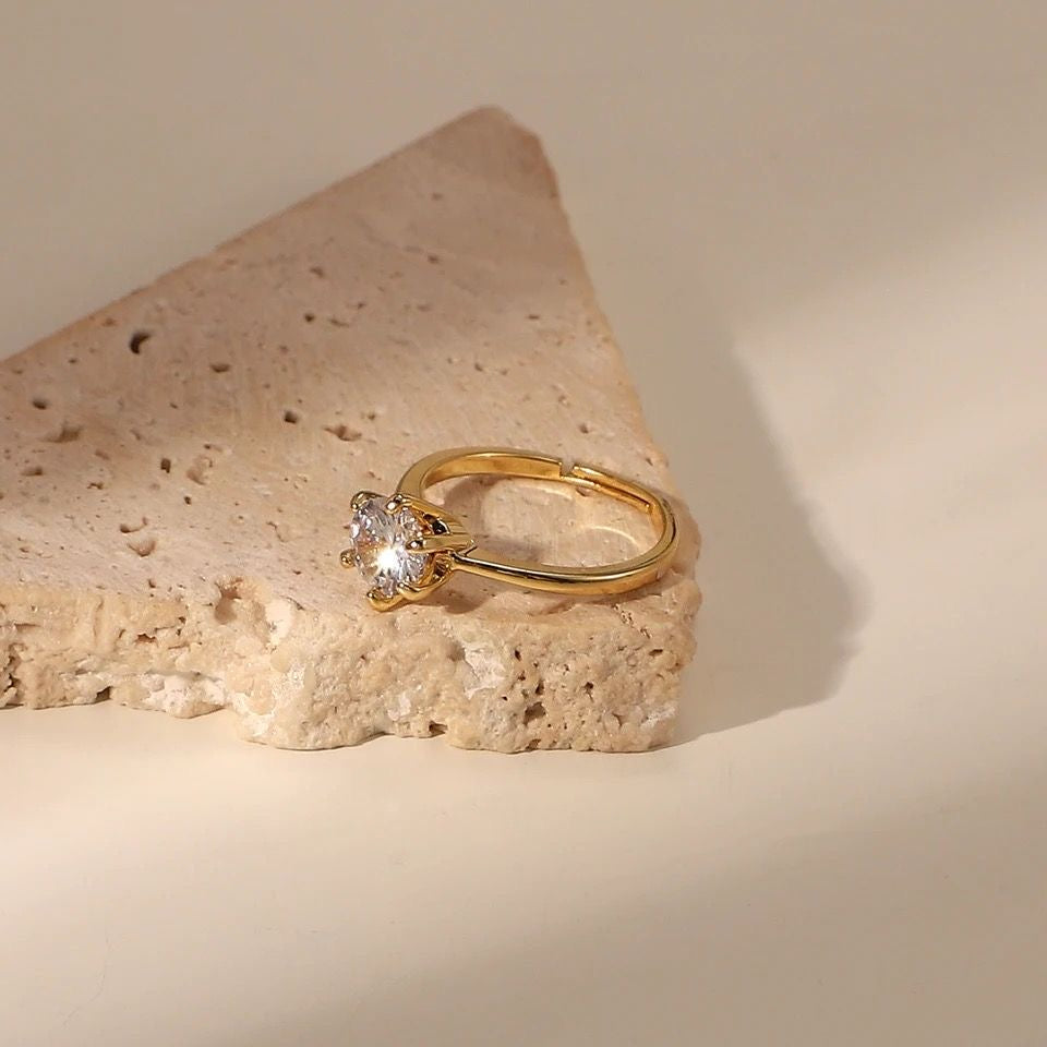 Anatasia Solitiare Ring -Adjustable