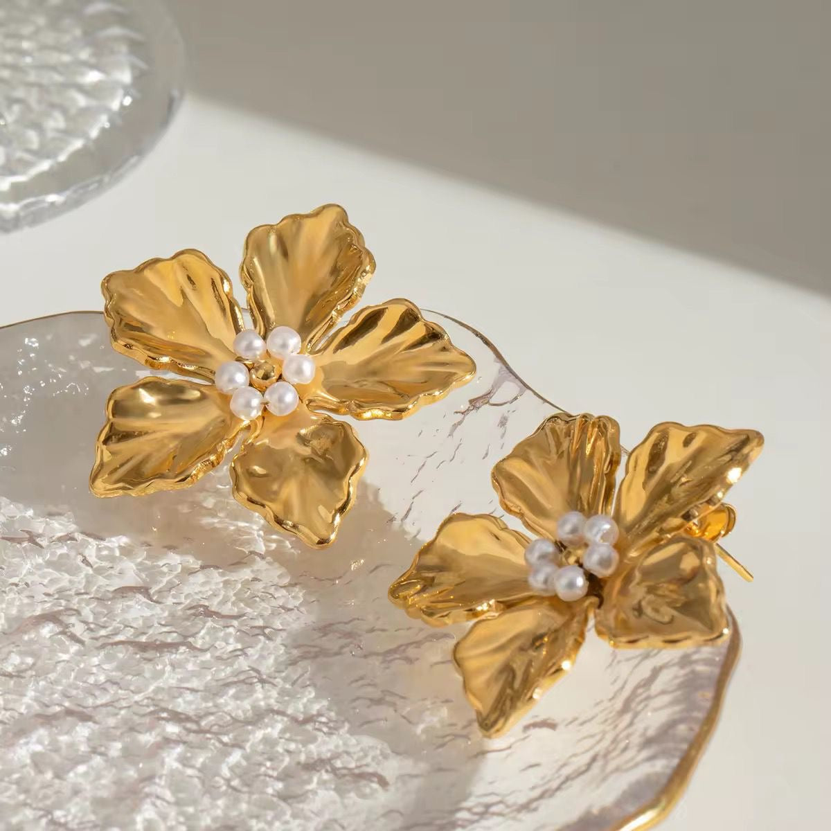 Hawaiian Flora Studs