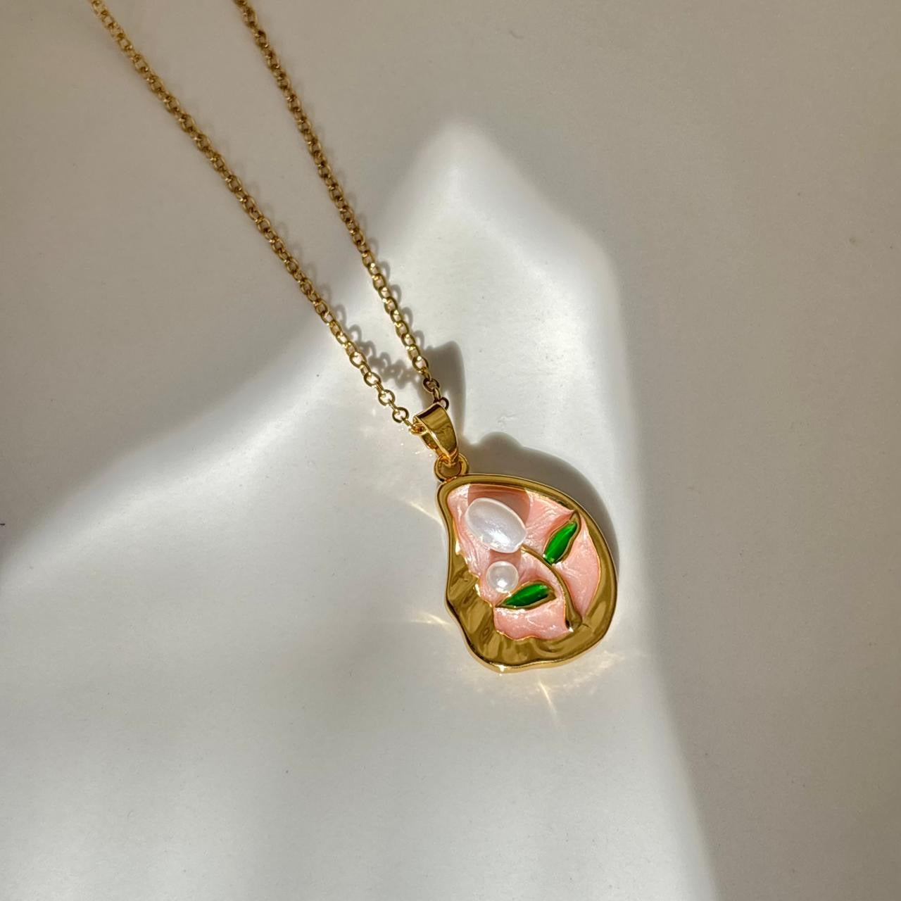 Lilly Paradise Necklace