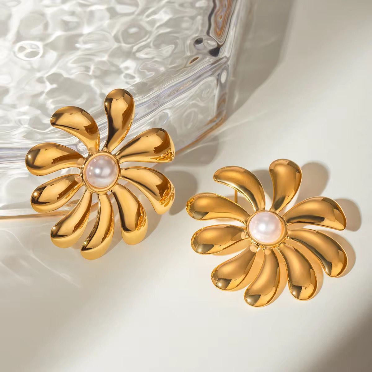 Grace Flora Studs -18K