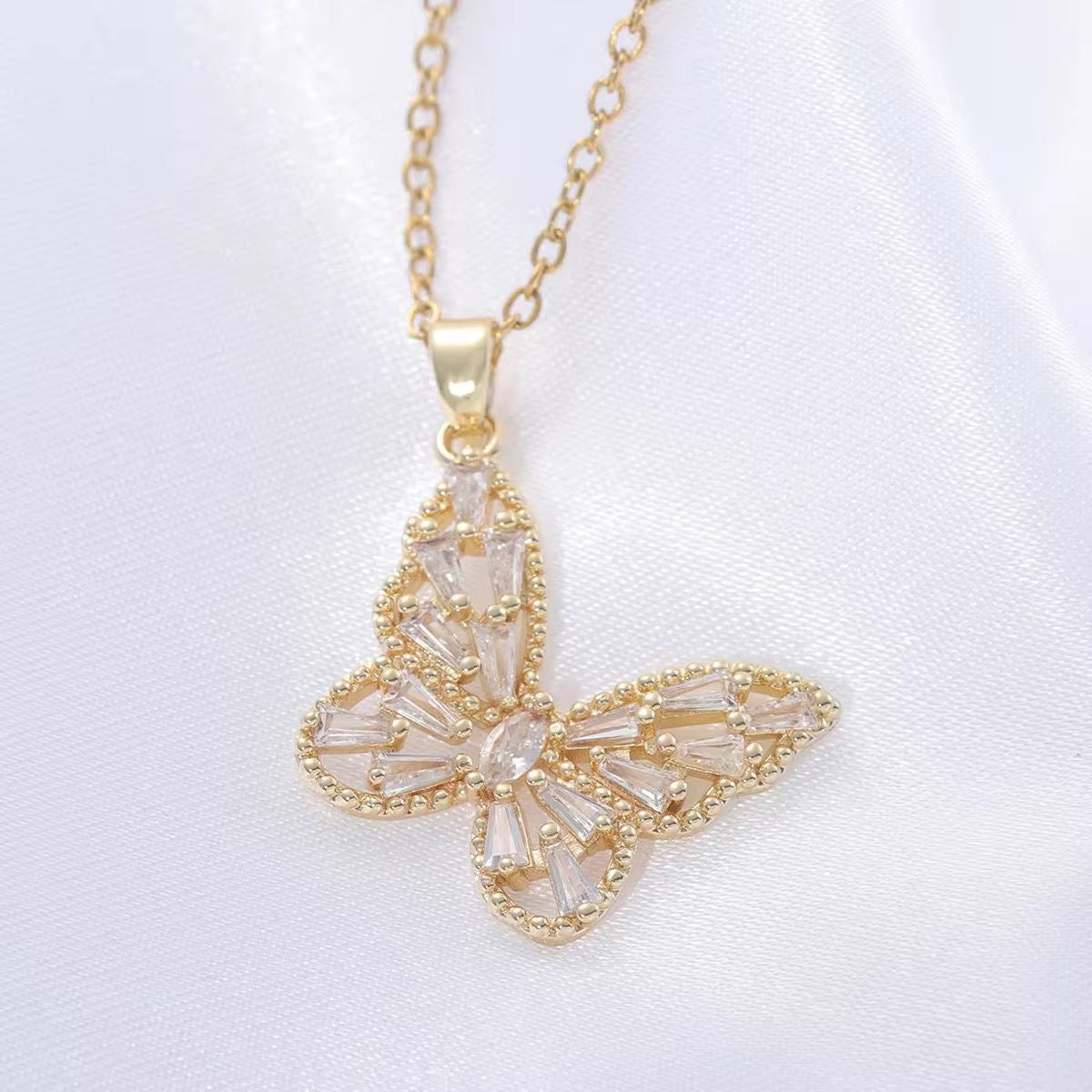 Mariposa Diamanté Blings Necklace