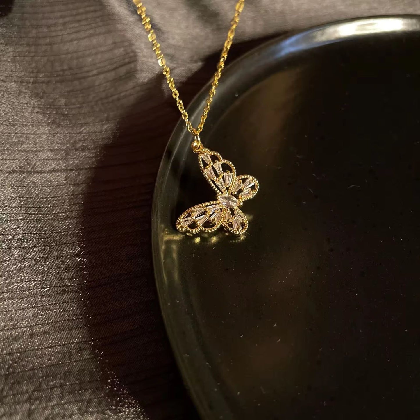 Mariposa Diamanté Blings Necklace