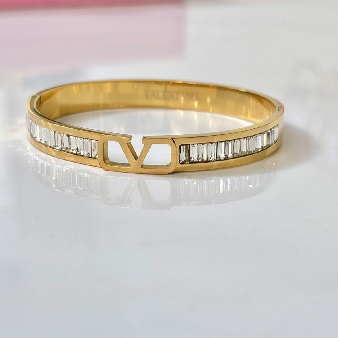Luxe Baguette V Bracelet