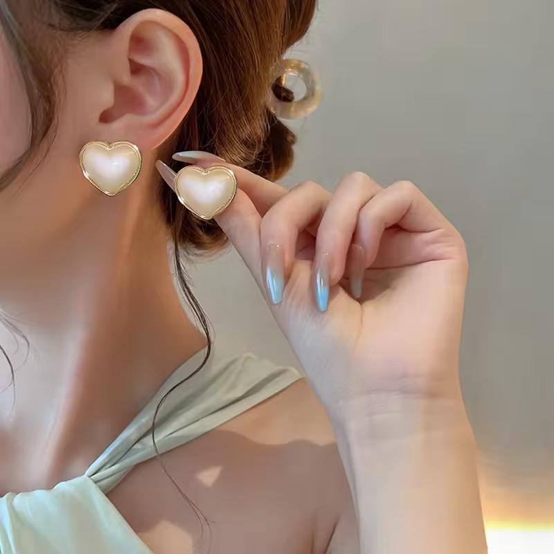 Pearla Love Studs