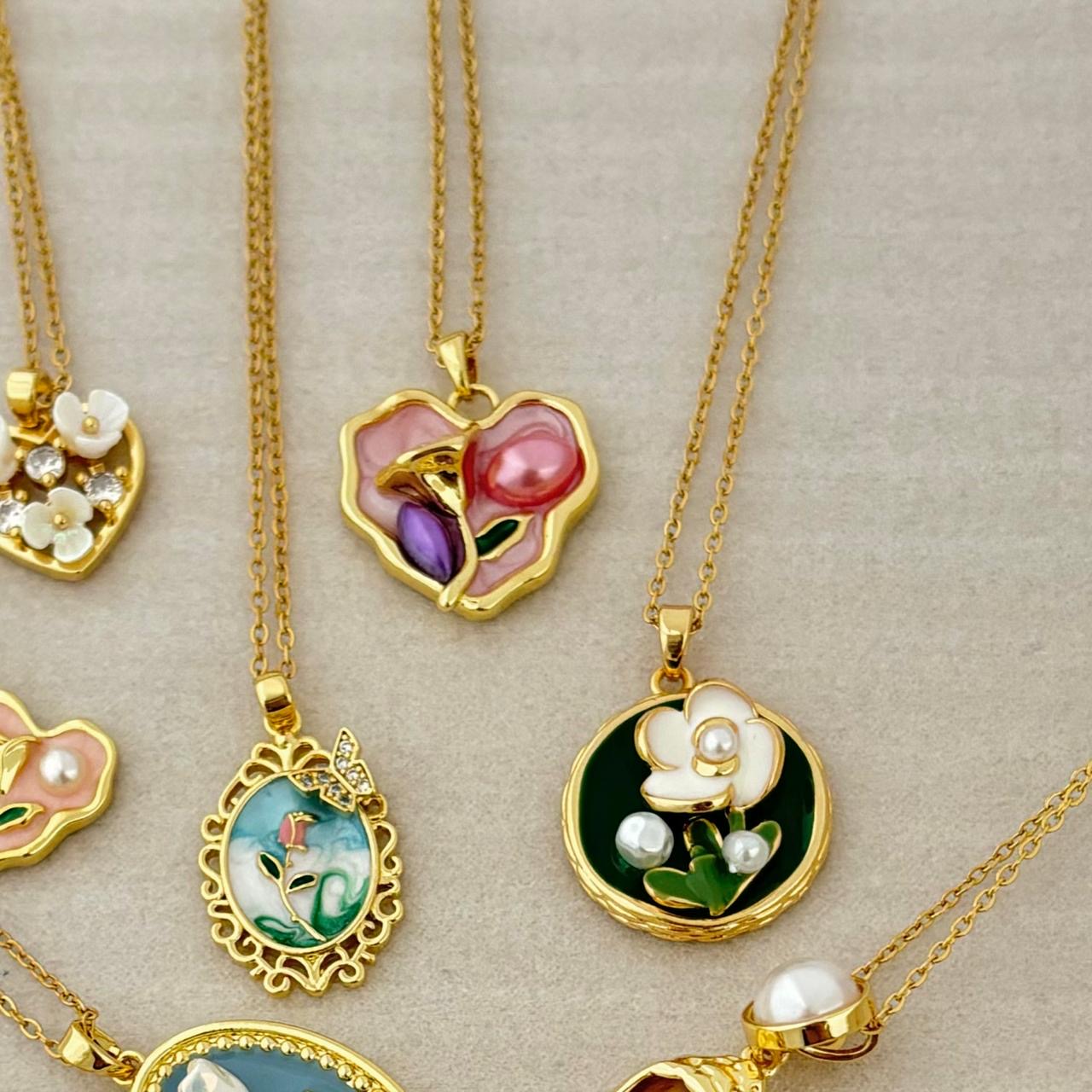 Amazon Perle Flora Necklace -18K | Hand Painted