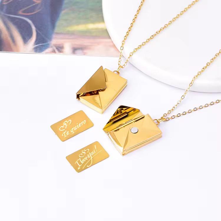 L’Amour Necklace