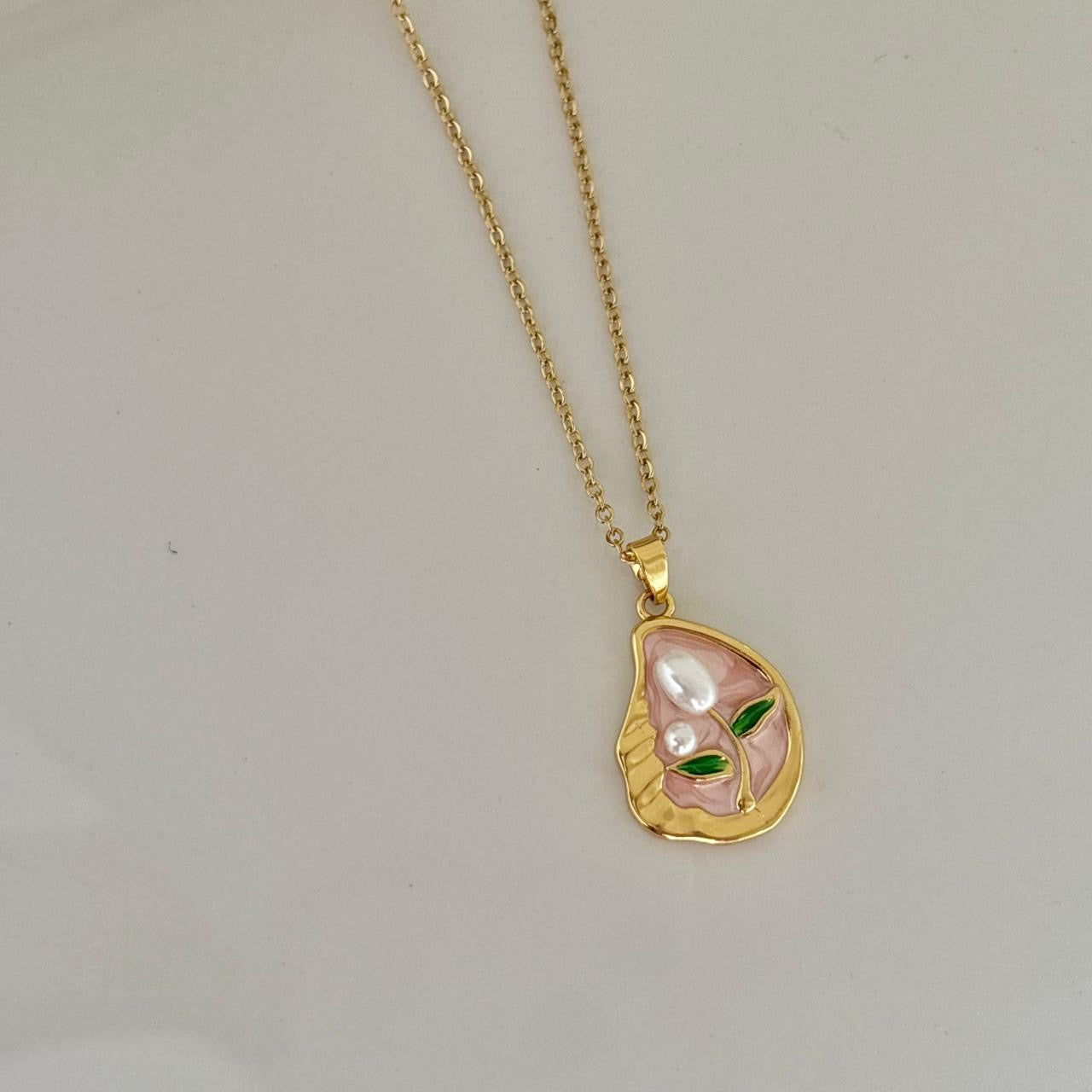 Lilly Paradise Necklace