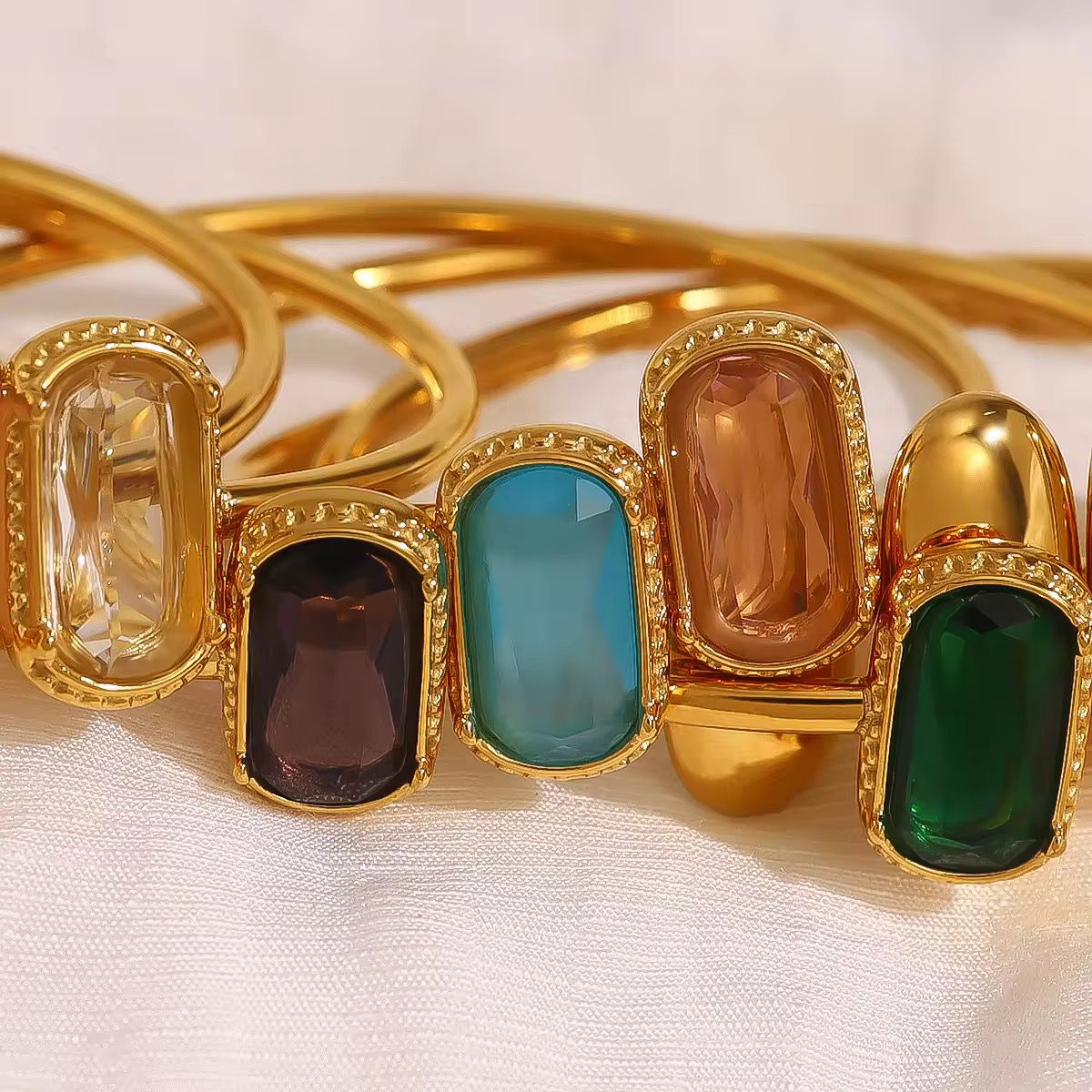 Aurum LUX Cuff -Emerald Elegance