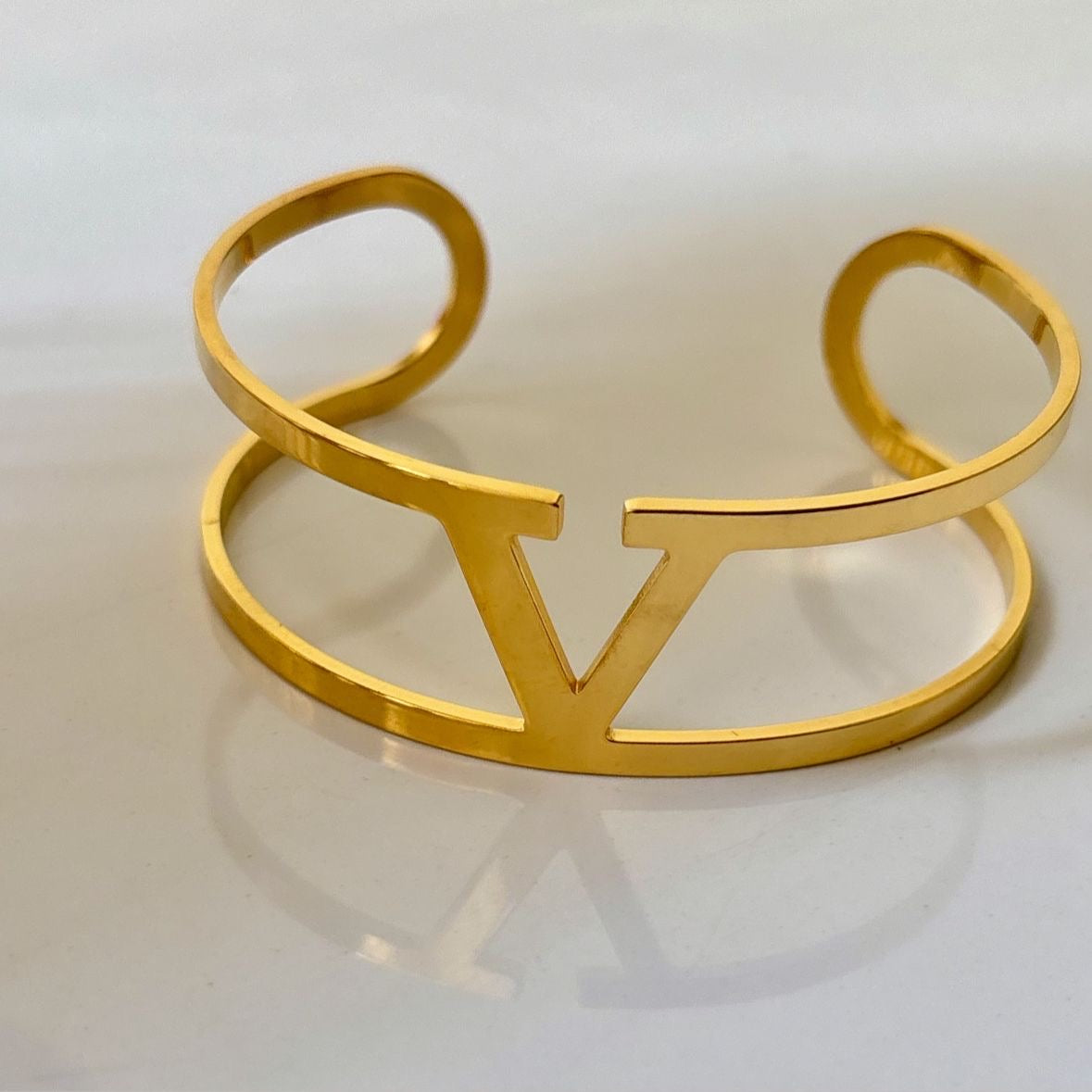 Luxe V Statement Cuff -18K