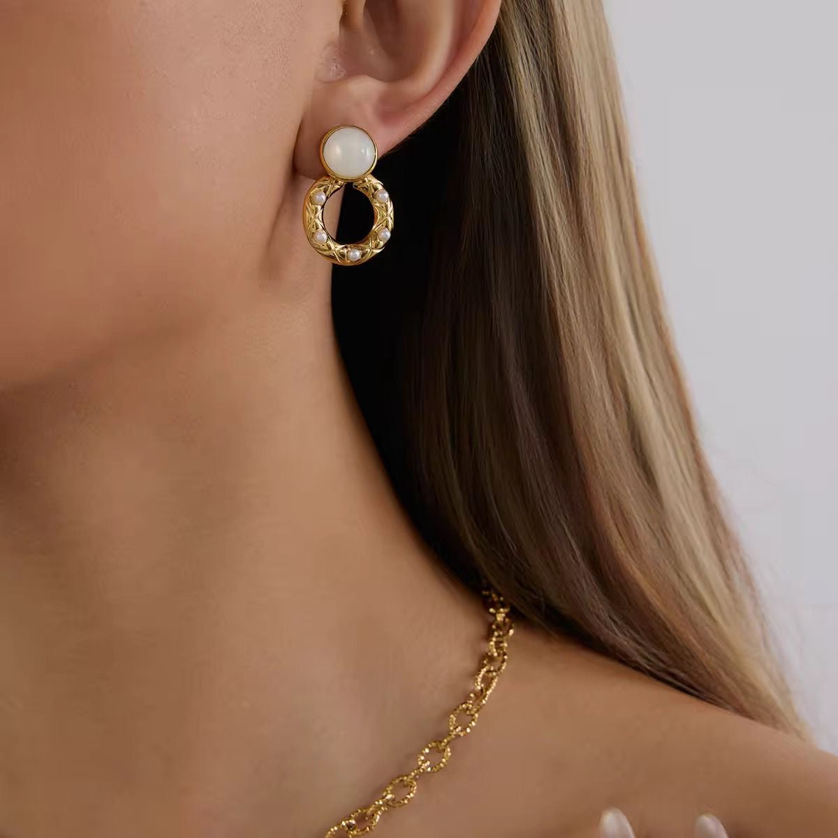 Pearle Shelly Studs