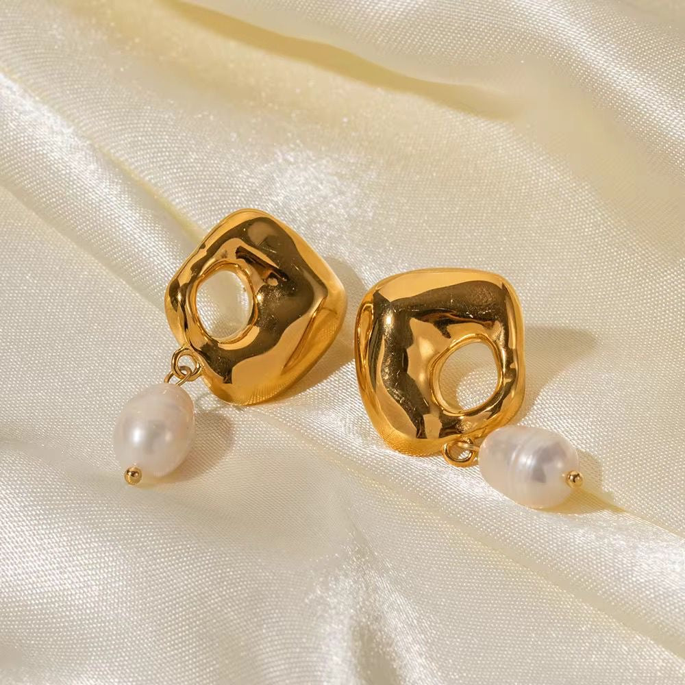 Pearlfect Day Studs
