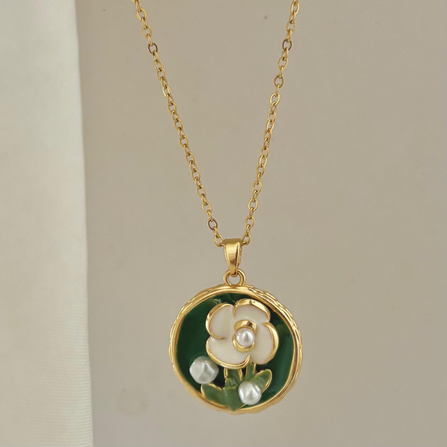 Amazon Perle Flora Necklace -18K | Hand Painted