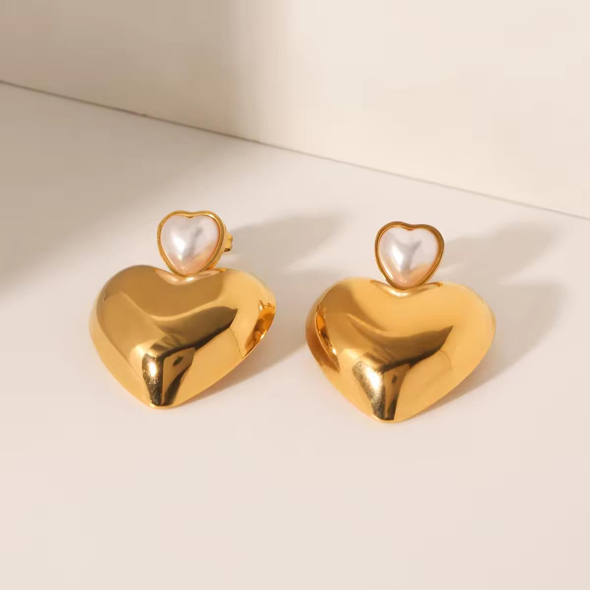 Pearle Love Studs