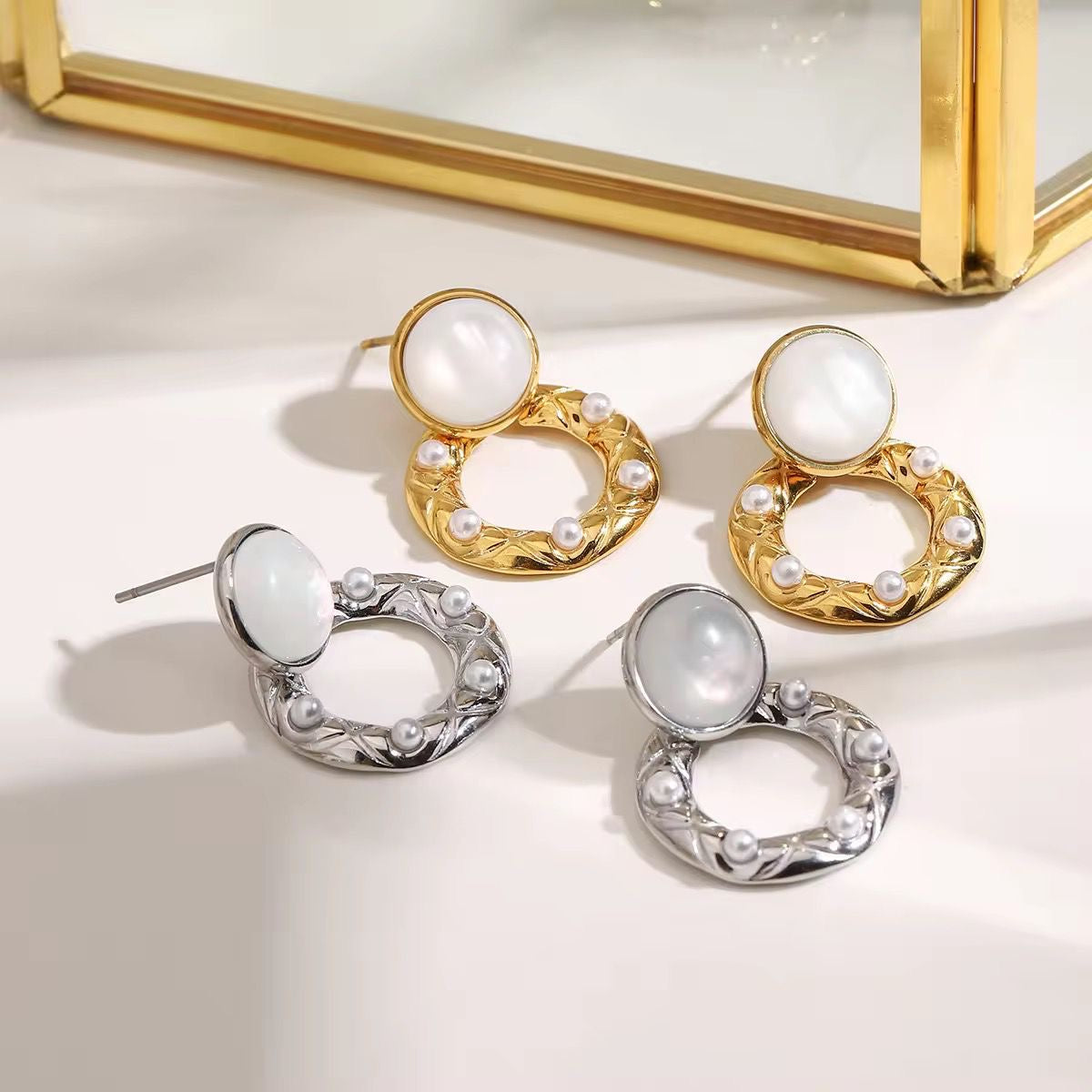 Pearle Shelly Studs