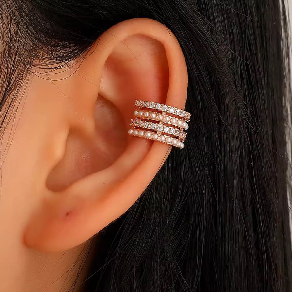 Diamanté Perle Ear cuff