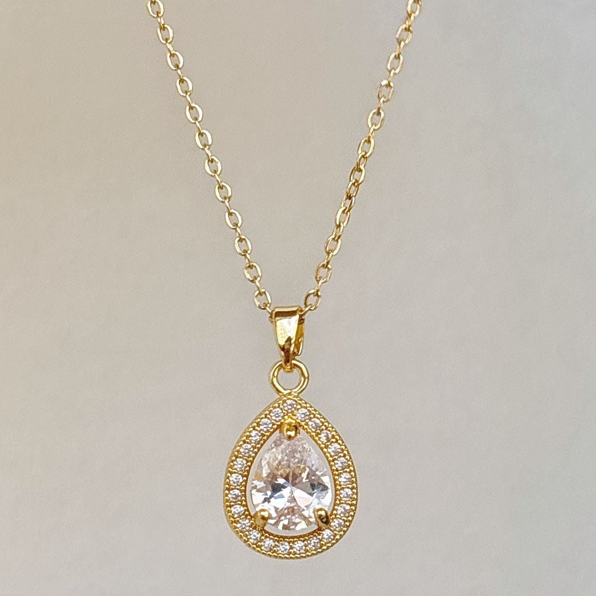 Diamond Teardrop Necklace -18K | 3A Zircon (Paved)