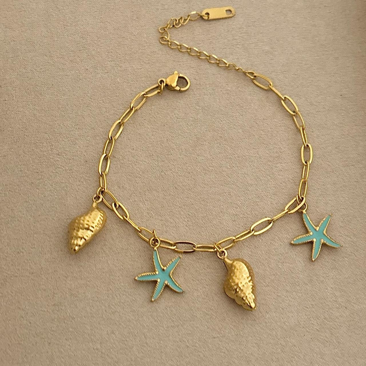 Island Core Charm Bracelet