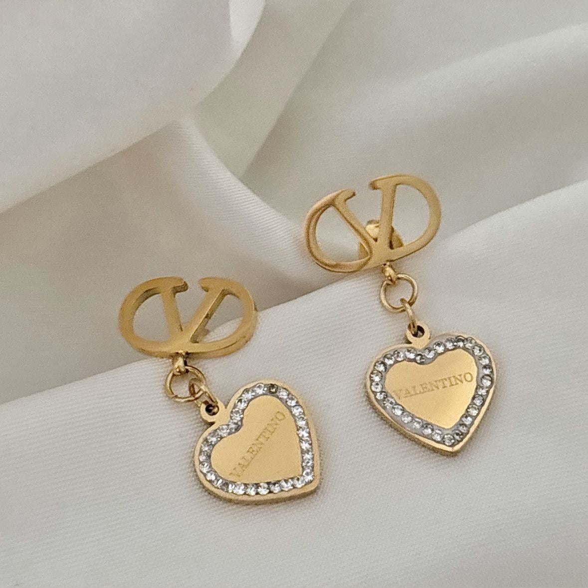 Luxe V-Heart Drops Studs