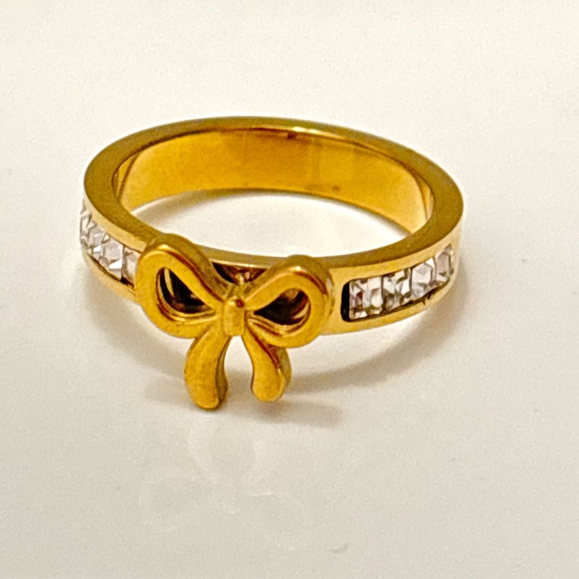 Bow Glitz Ring