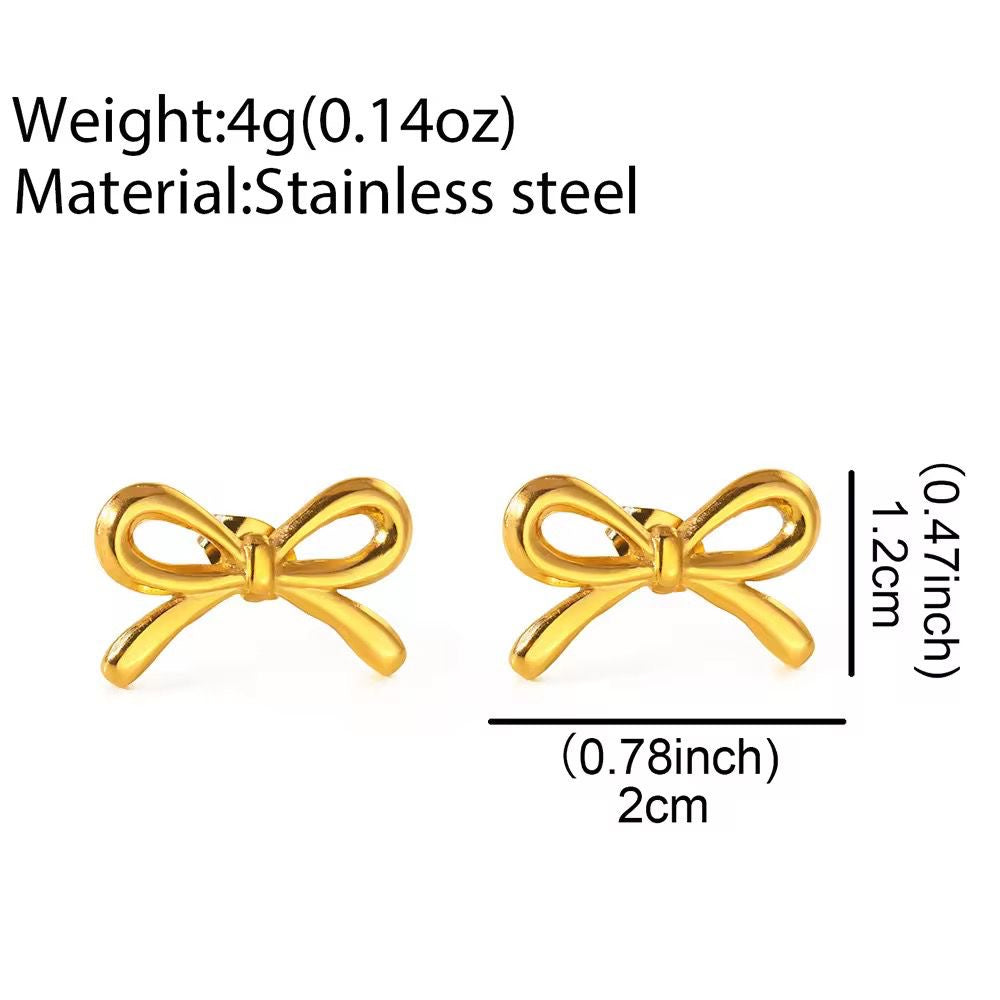 Bow Studs -18K