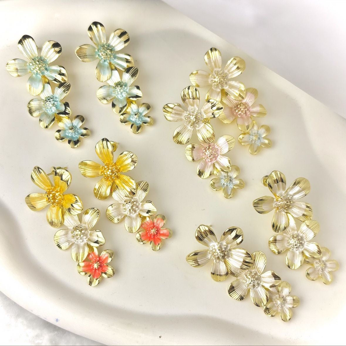 Daisy Vacay Studs -White
