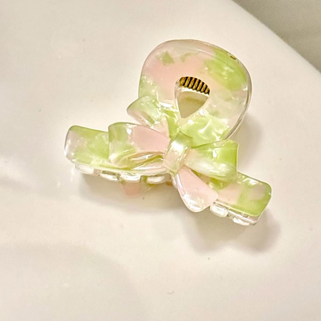 Petite Bow Claw Clip