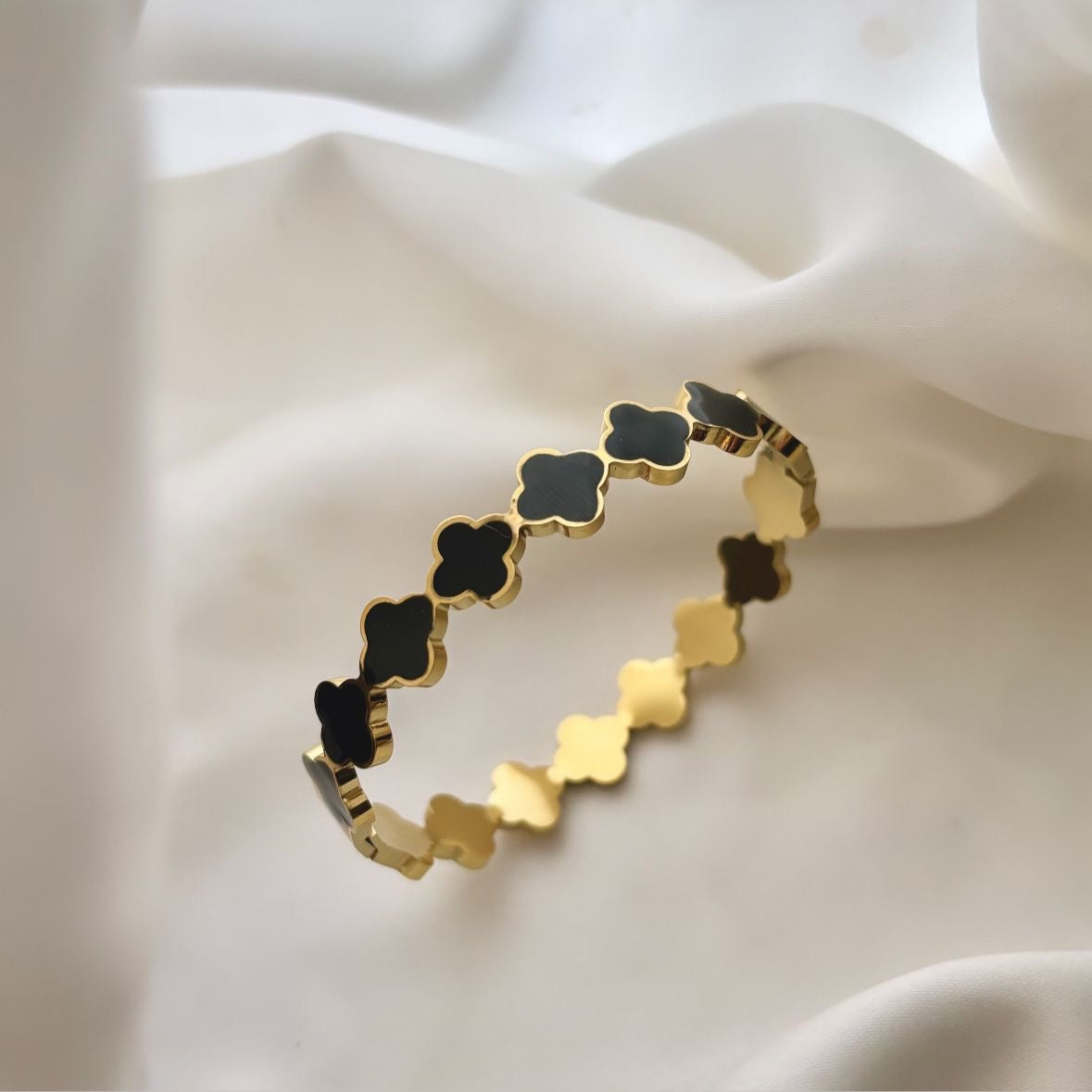 Clover Sequence Bracelet -Black