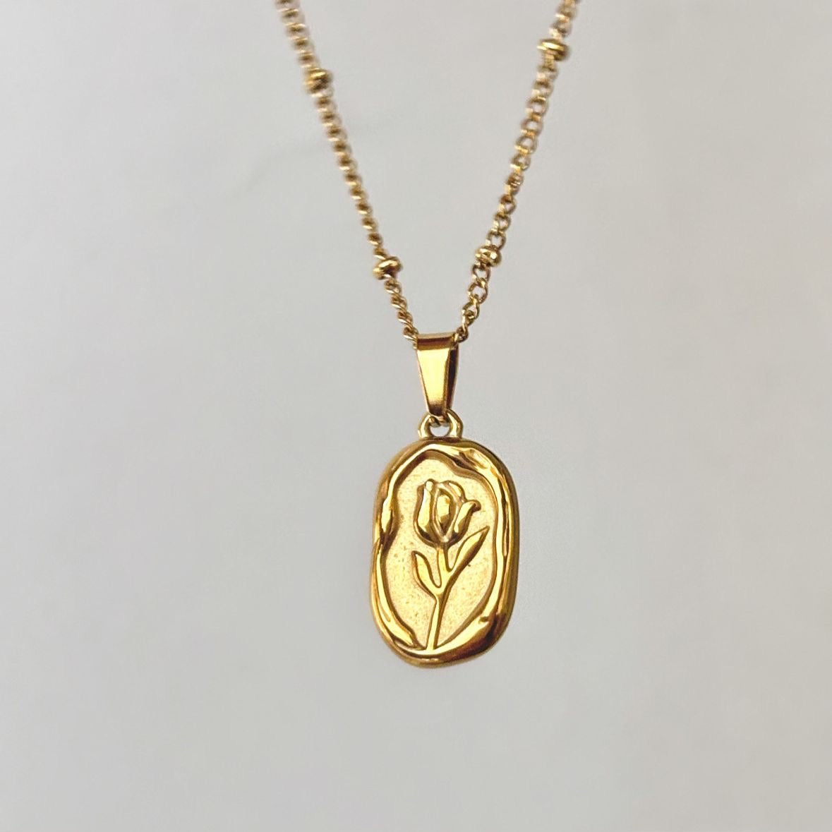 Rosa Engraved Necklace