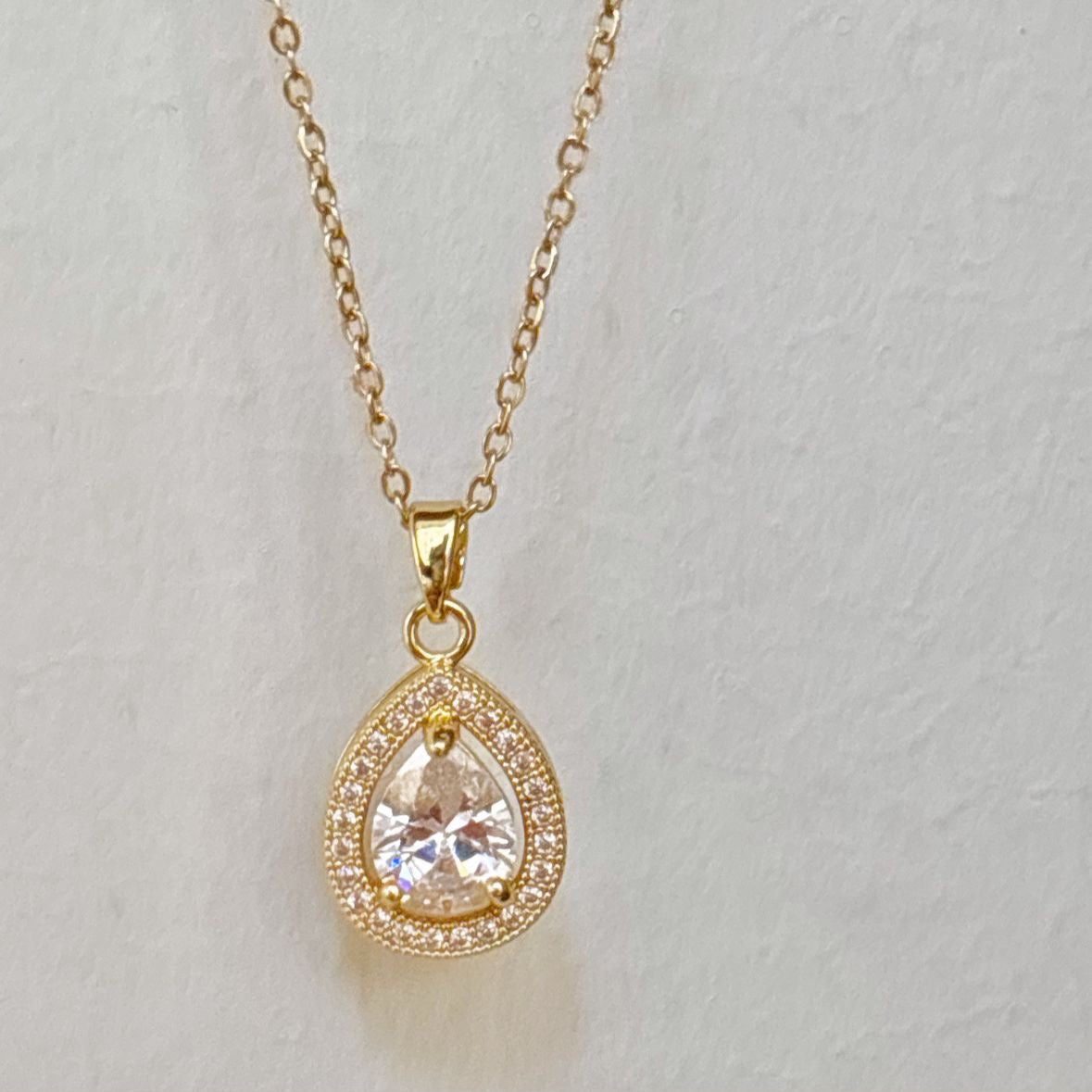 Diamond Teardrop Necklace -18K | 3A Zircon (Paved)
