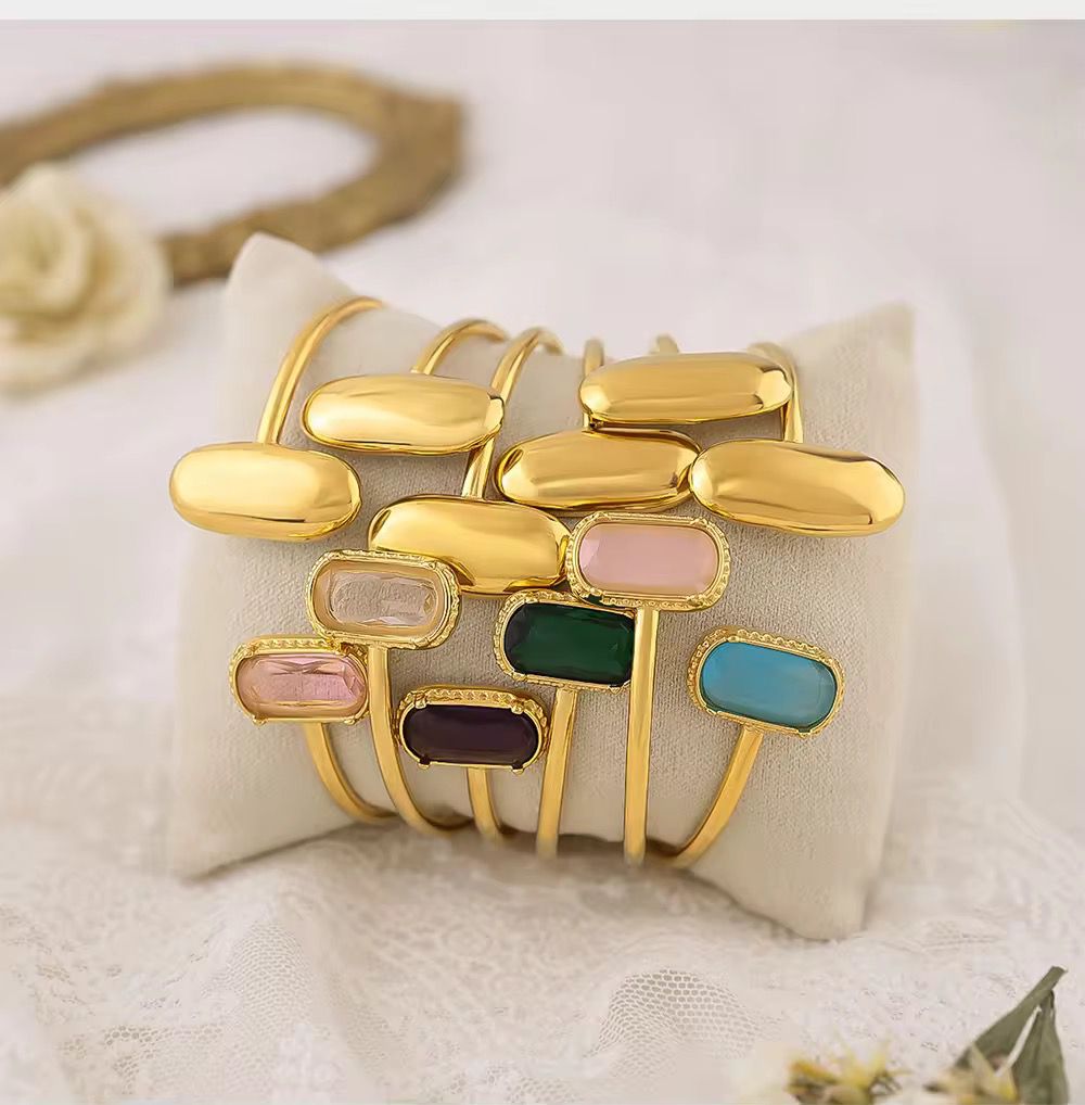Aurum LUX Cuff -Emerald Elegance